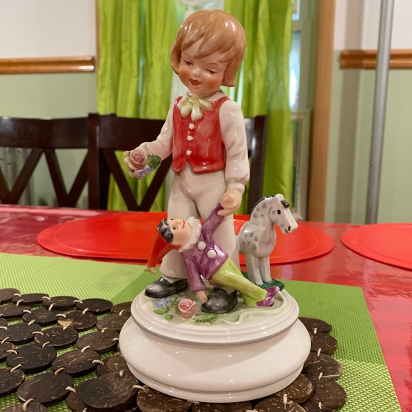 Goebel  Lore  1978  Limited Edition Birthday Boy - Picture 2 of 8